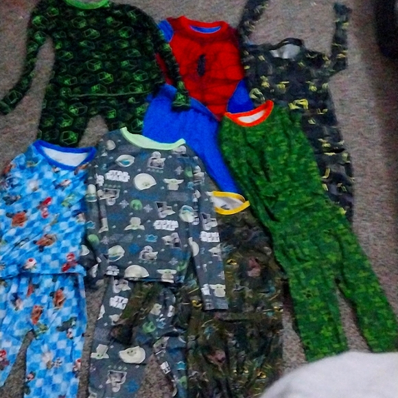 7 sets of boy's pajamas. - Picture 3 of 3